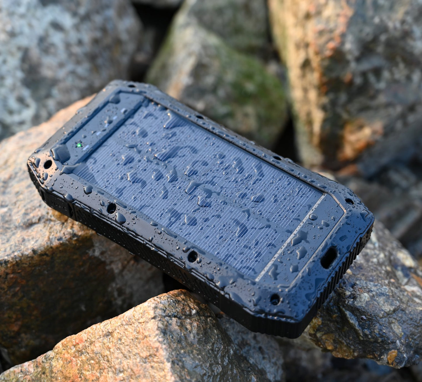 Sun Chaser Mini 10,000mAh Solar Wireless Phone Charger with Dual USB Ports
