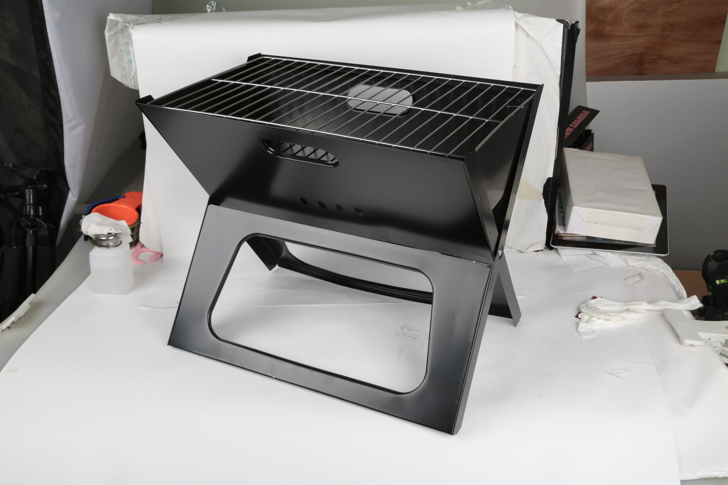 Portable Foldable Charcoal Grill – Heavy‑Duty Iron, Easy Setup, Large Cooking Area for Outdoor BBQ
